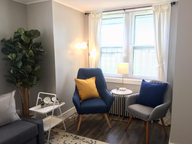 Photo - 1120 West Barry Ave - Garden Apartment