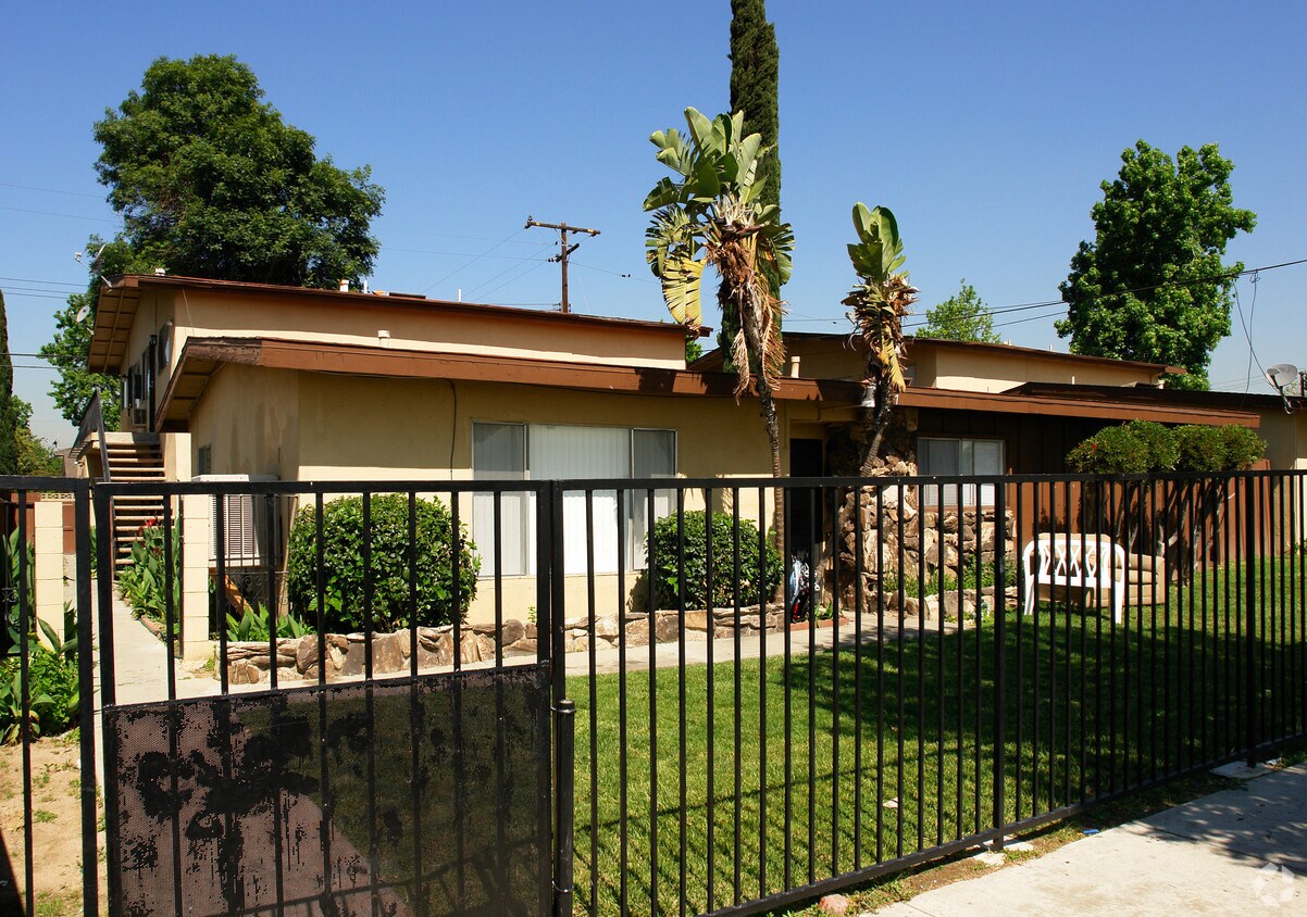 Foto principal - 917 N Vineyard Ave