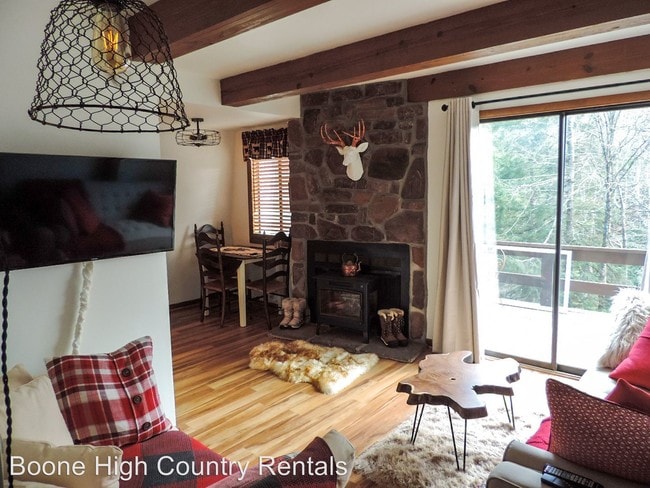 1 Br 1 Bath House 18 B Spruce Court House For Rent In Banner