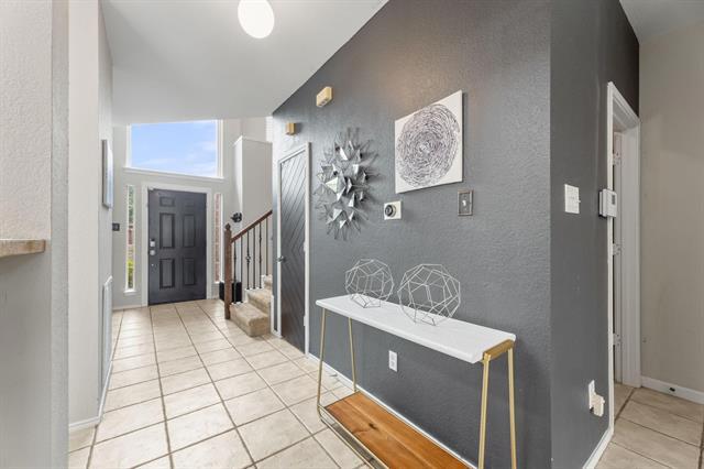 Building Photo - 10713 Alexandria Dr