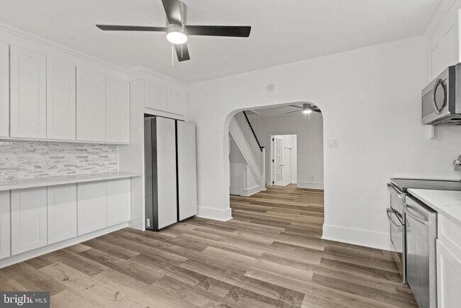 Building Photo - 614 Station Ave