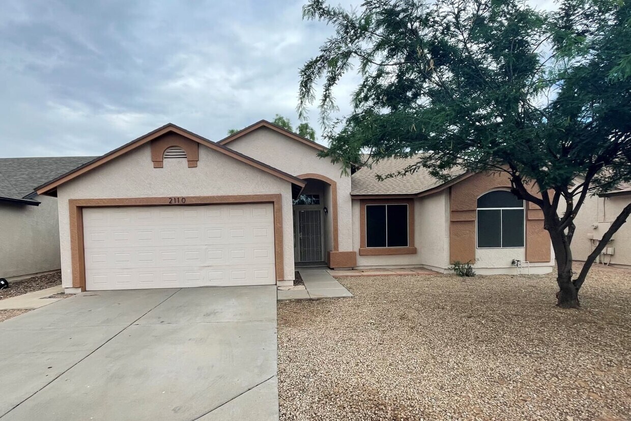 Primary Photo - 2110 N Ithica Street