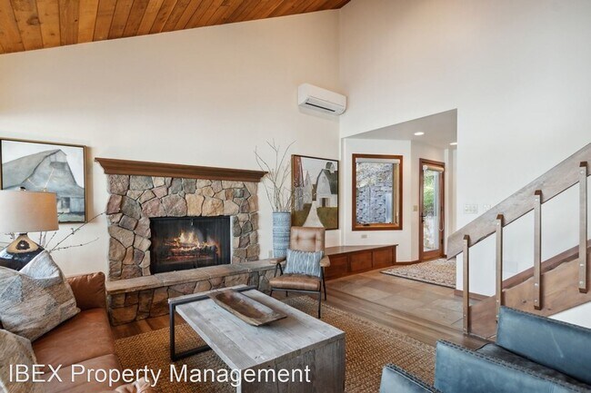 Building Photo - 3 br, 3 bath House - 3548 Smith Creek Cabin