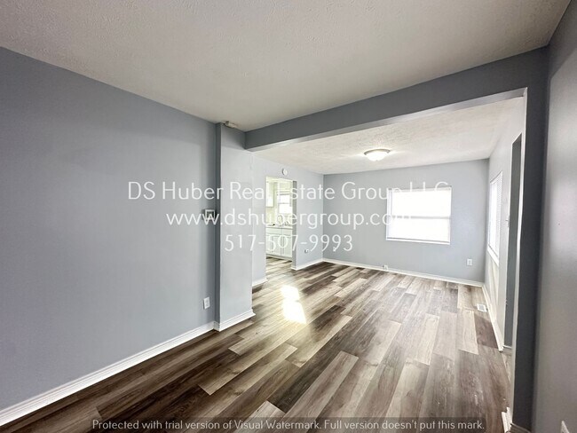 Building Photo - 3 bed 1 bath walking distance from Risdale...