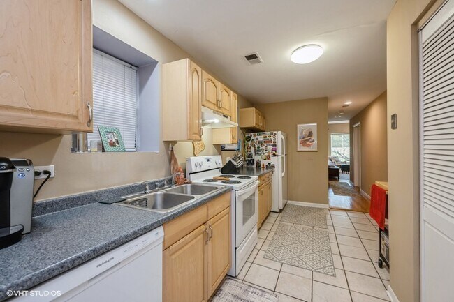 unit 2- Kitchen - 845 W Leland Ave