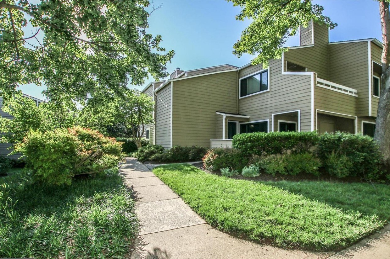 Foto principal - 1980 Villaridge Dr
