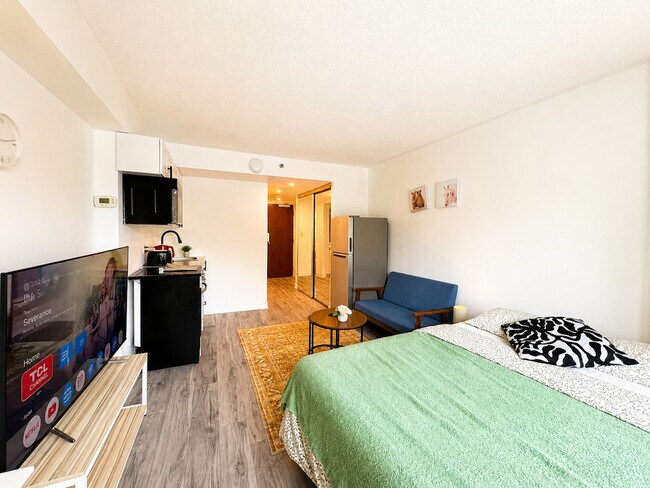 Building Photo - 550 Rue Wilbrod St