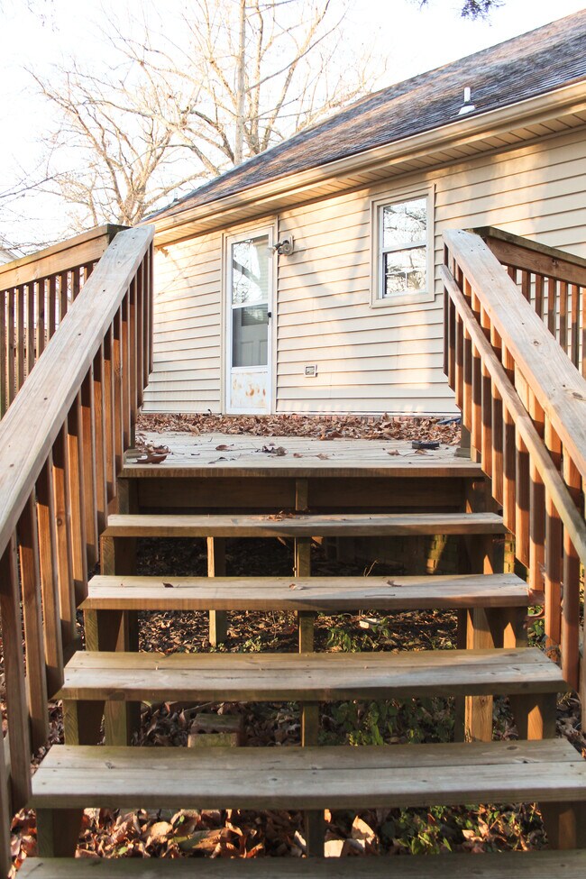Building Photo - 3470 Oak Rd