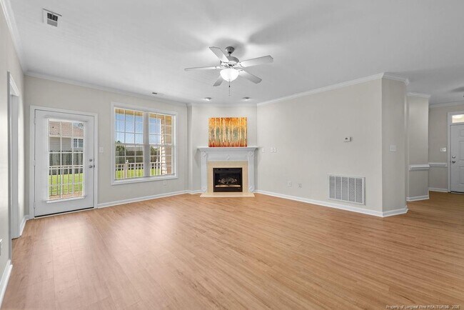 Foto del edificio - 1329 Kershaw Loop