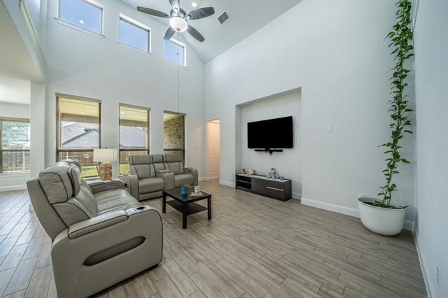 Foto del edificio - 921 Bayberry Dr