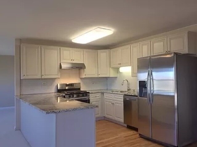 Building Photo - 1720 W Parkside Dr
