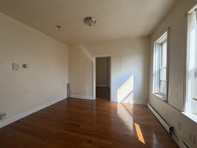 392 Rose Ave 5 - 398 Rose Ave