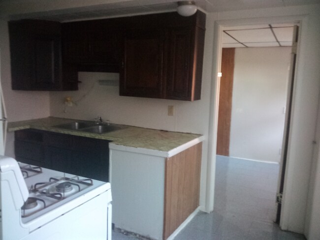 Building Photo - 1029 Penn St
