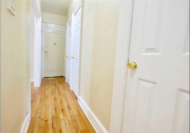 Foto del edificio - 1670 Sterling Pl