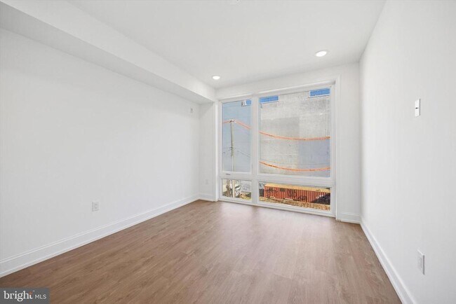 Foto del edificio - 1614 Ridge Ave
