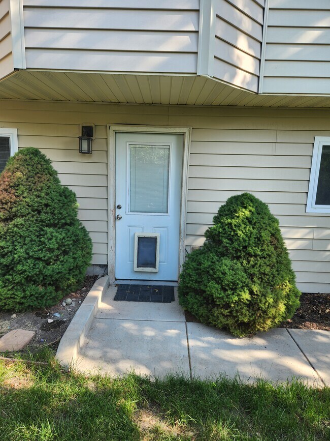 Foto del edificio - 1229 E Holly Ridge Rd