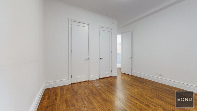 Building Photo - 166 W 72nd St