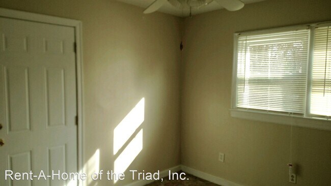Building Photo - 2 br, 1 bath House - 2400 Dallas Ave