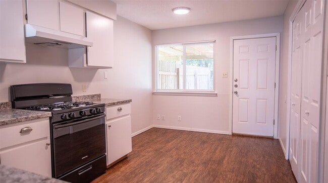 Building Photo - 104 Nicole Cove
