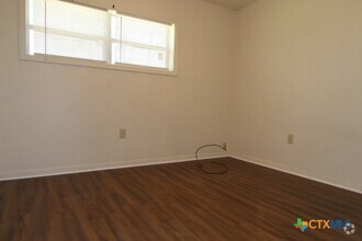 Building Photo - 203 W Bobwhite Ln