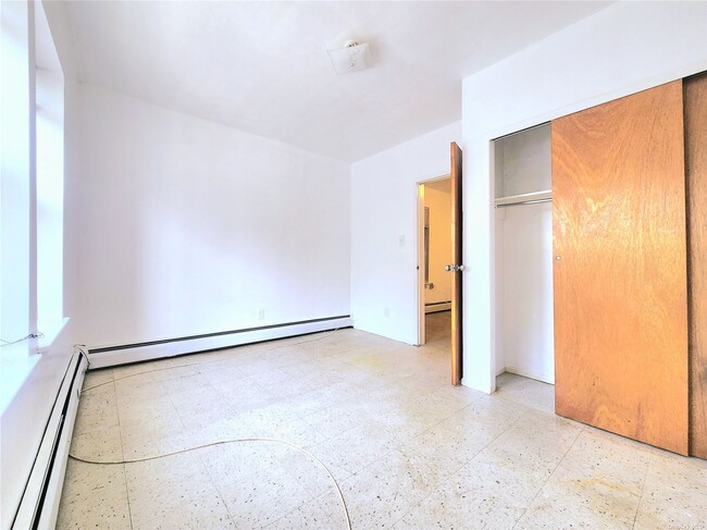Foto del edificio - 92-10-92101 101st Ave