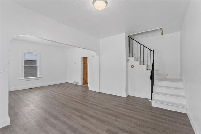 Building Photo - 626 S 1000 E