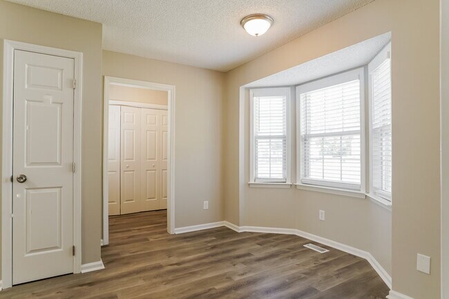 Foto del edificio - 1432 Smokey Mountain Dr