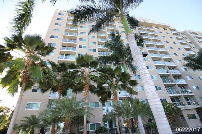 Foto del edificio - PLANTATION TOWN APTS 2BR/1BA/1PKG CONDOMINIUM