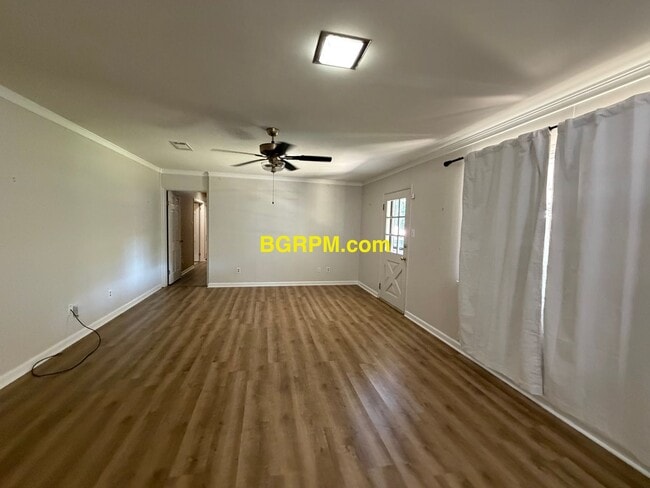 Building Photo - 2210 Crestwood Rd