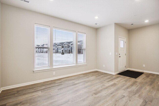 Foto del edificio - 14536 Twin Lakes Cir