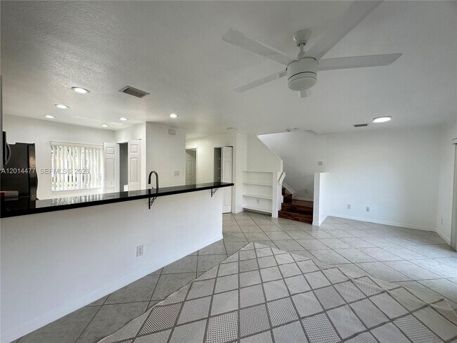 Foto del edificio - 324 NE 3rd St