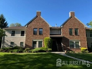 Building Photo - 184 Wycoff Way W