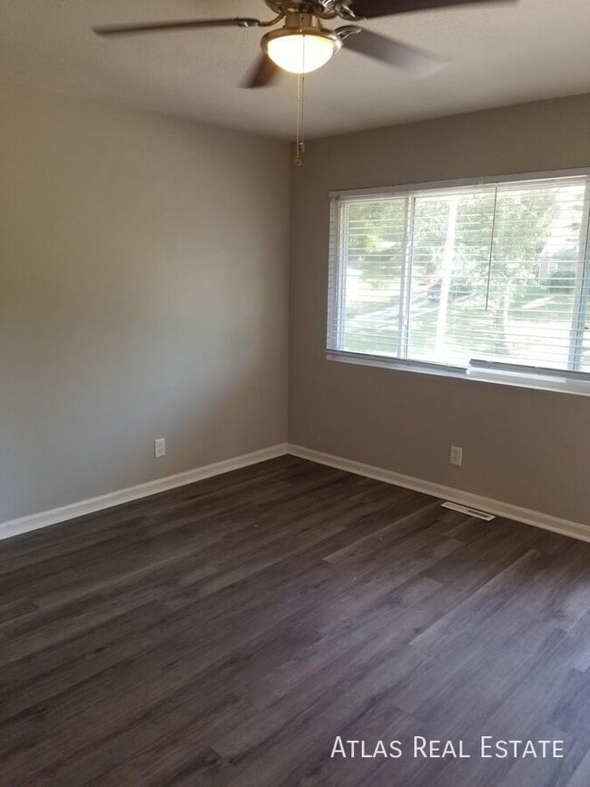 Building Photo - Coming Soon! 1 Bedroom with garage in Inde...