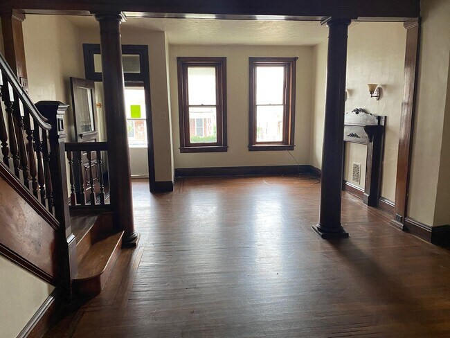 Building Photo - 5 br, 1.5 bath House - 1452 W. KING STREET