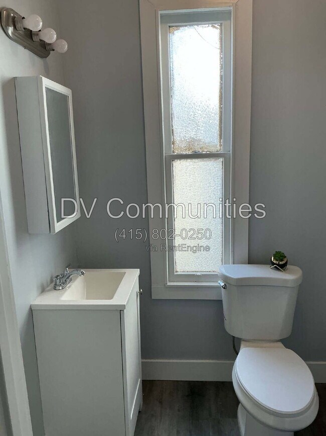 Foto del edificio - 2084 W 81st St