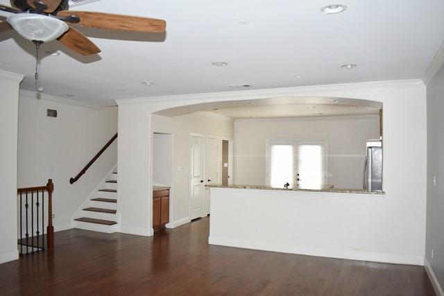 Building Photo - 5747 Prospect Ave