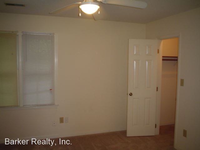 Building Photo - 2 br, 2.5 bath House - 1300-A Kent Road