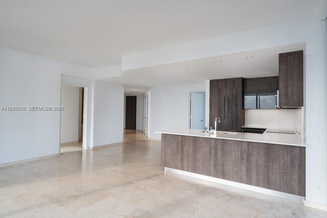 Foto del edificio - 68 SE 6th St