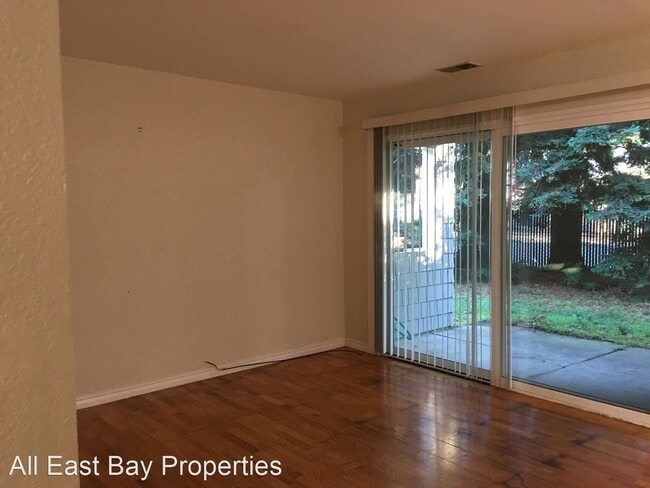 Building Photo - 2 br, 1 bath House - 41 Emery Bay Drive