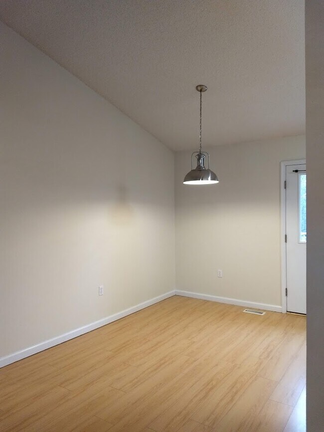 Building Photo - 1033 Ackia Dr