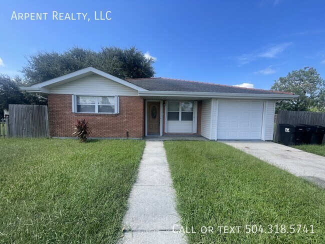 Building Photo - 240 Beaver Dr