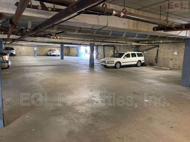 Foto del edificio - 1330 N Bush St