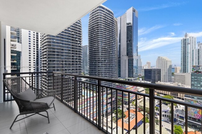 Foto del edificio - 999 SW 1st Ave