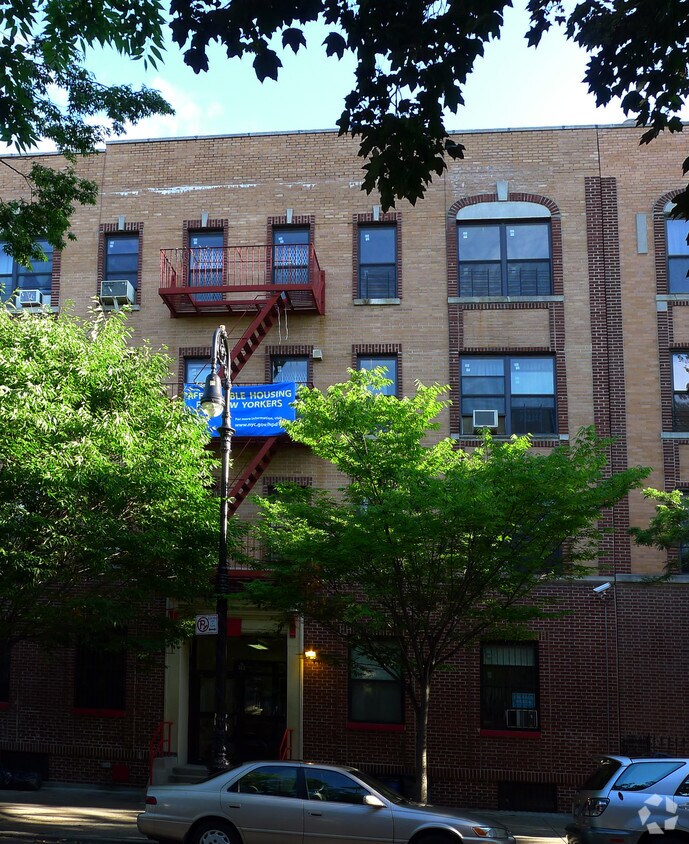 Building Photo - 143 Sterling St