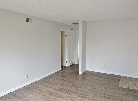 Building Photo - 1305 Springfield Dr