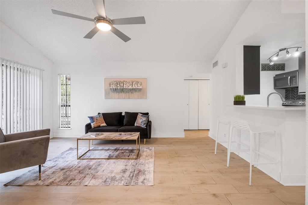 Foto principal - 1601 Faro Dr