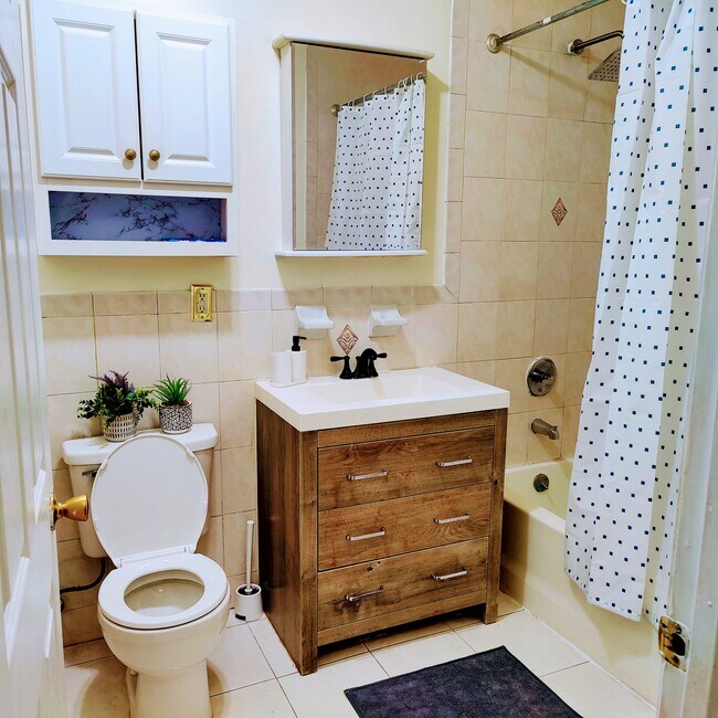 Bathroom - 2402 Dean St