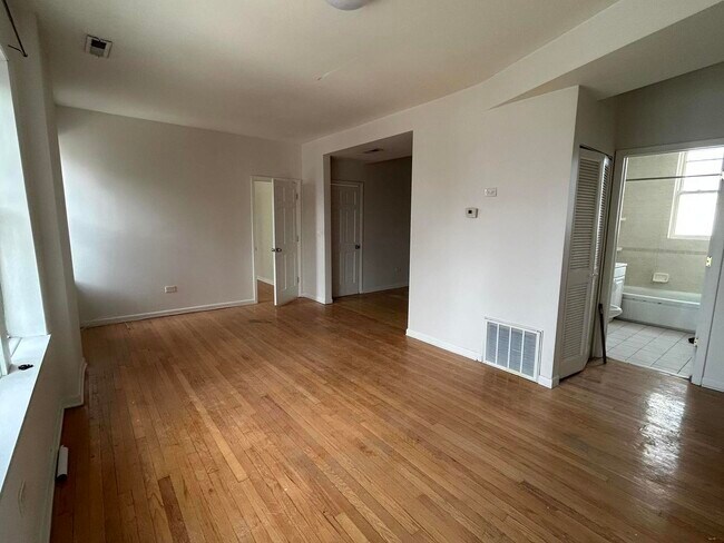 Foto del edificio - 3309 N Keystone Ave