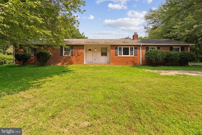 Foto del edificio - 8755 Trinity Ln