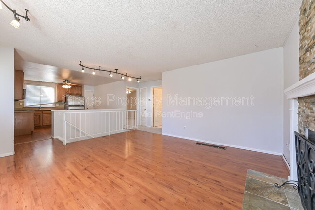 Foto del edificio - 19727 E Princeton Pl